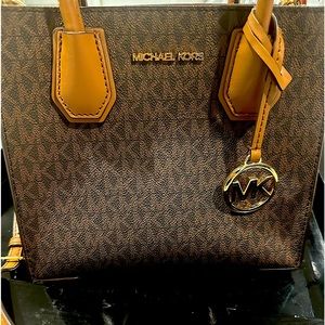 Michael Kors Mercer Crossbody